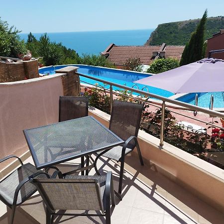 Green, Quiet And Beautiful 1 Apartment Cavarna Exterior foto