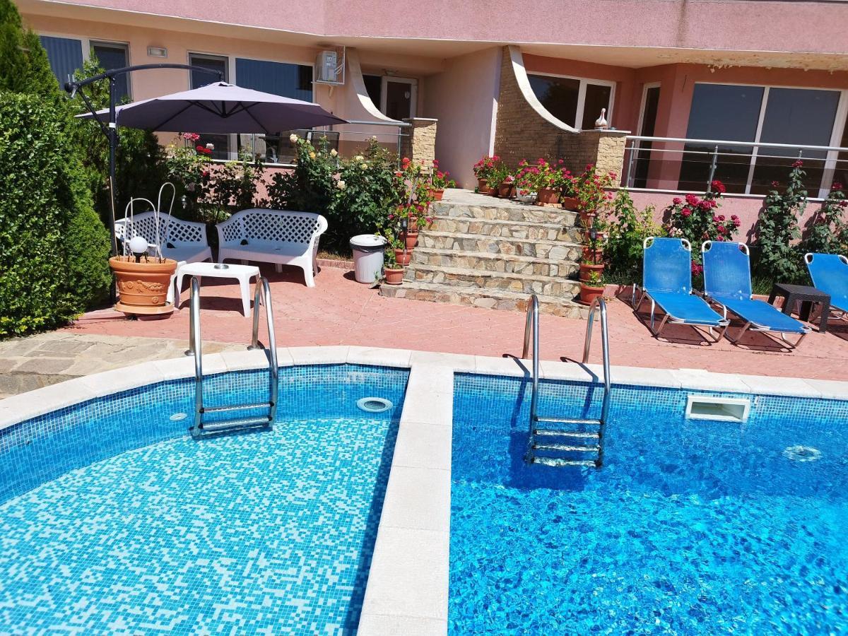 Green, Quiet And Beautiful 1 Apartment Cavarna Exterior foto