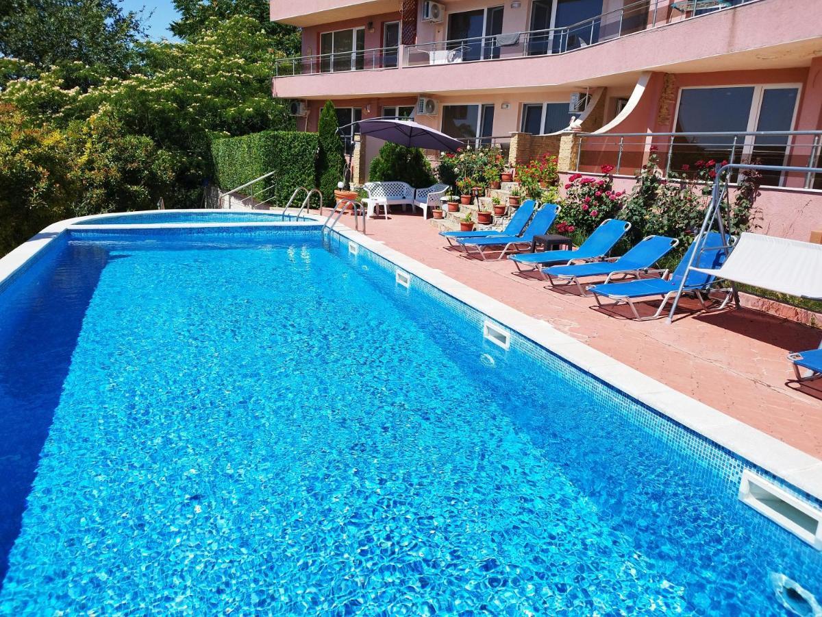 Green, Quiet And Beautiful 1 Apartment Cavarna Exterior foto
