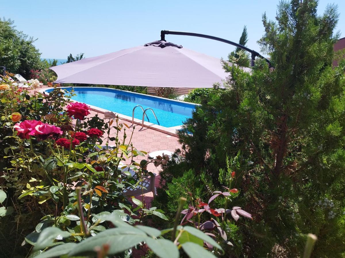 Green, Quiet And Beautiful 1 Apartment Cavarna Exterior foto