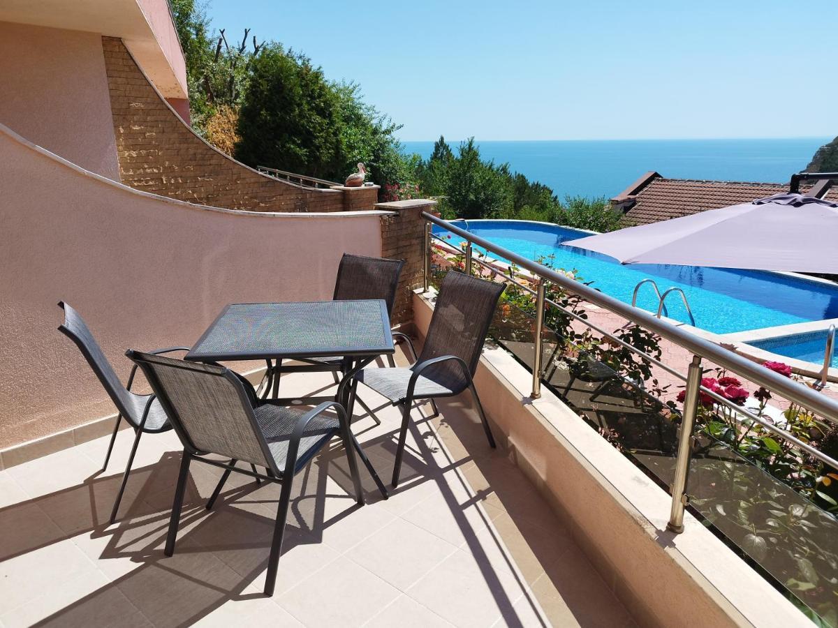 Green, Quiet And Beautiful 1 Apartment Cavarna Exterior foto