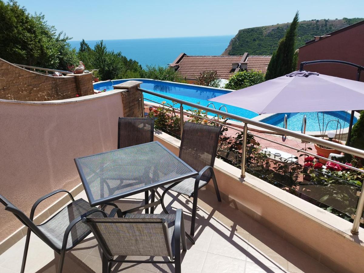 Green, Quiet And Beautiful 1 Apartment Cavarna Exterior foto