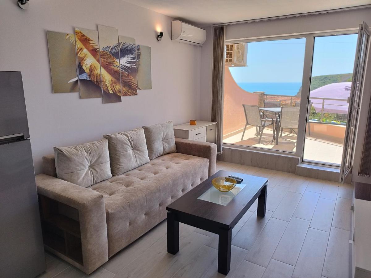 Green, Quiet And Beautiful 1 Apartment Cavarna Exterior foto