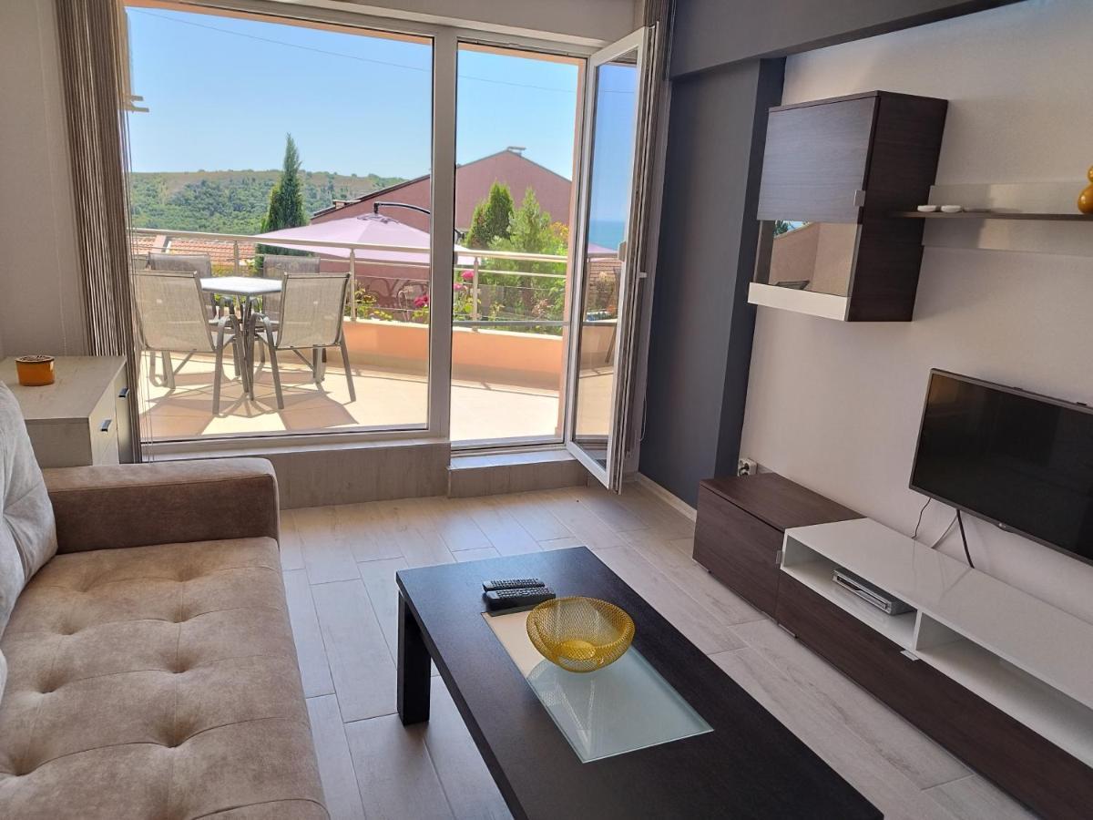 Green, Quiet And Beautiful 1 Apartment Cavarna Exterior foto