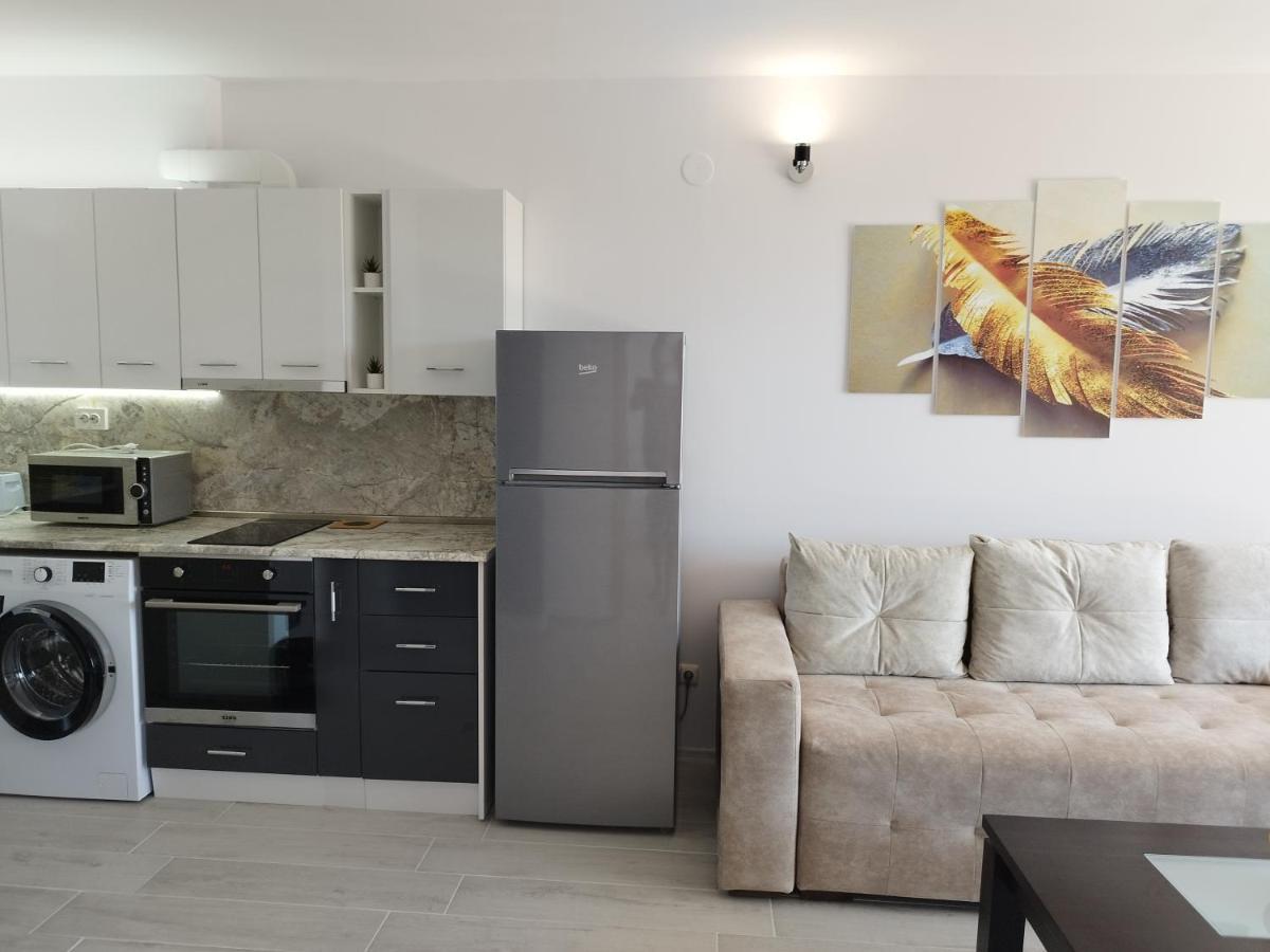 Green, Quiet And Beautiful 1 Apartment Cavarna Exterior foto