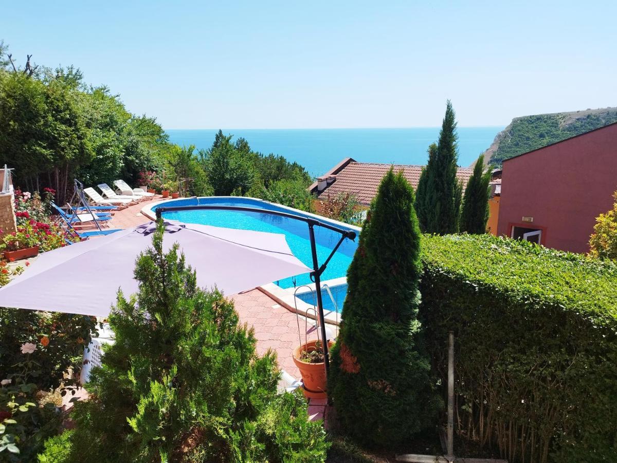 Green, Quiet And Beautiful 1 Apartment Cavarna Exterior foto