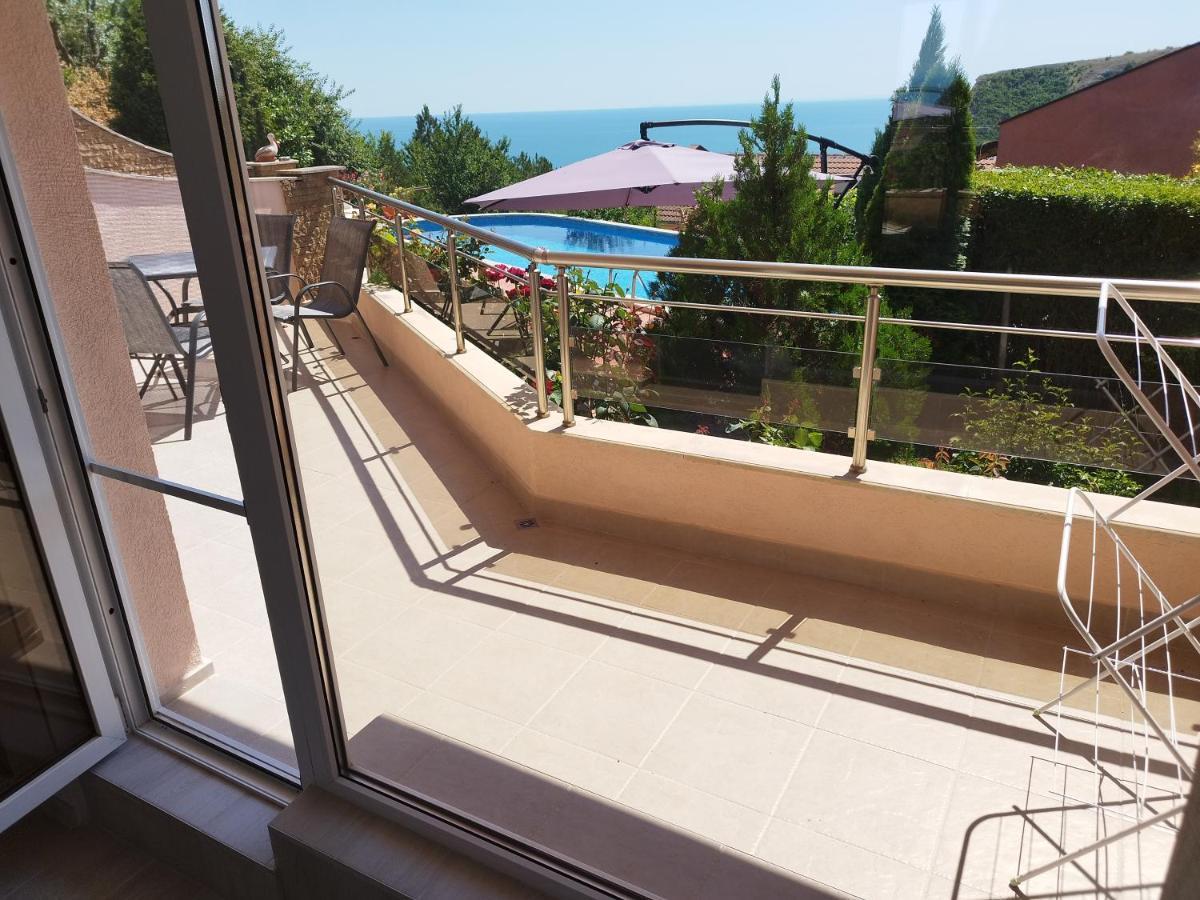 Green, Quiet And Beautiful 1 Apartment Cavarna Exterior foto