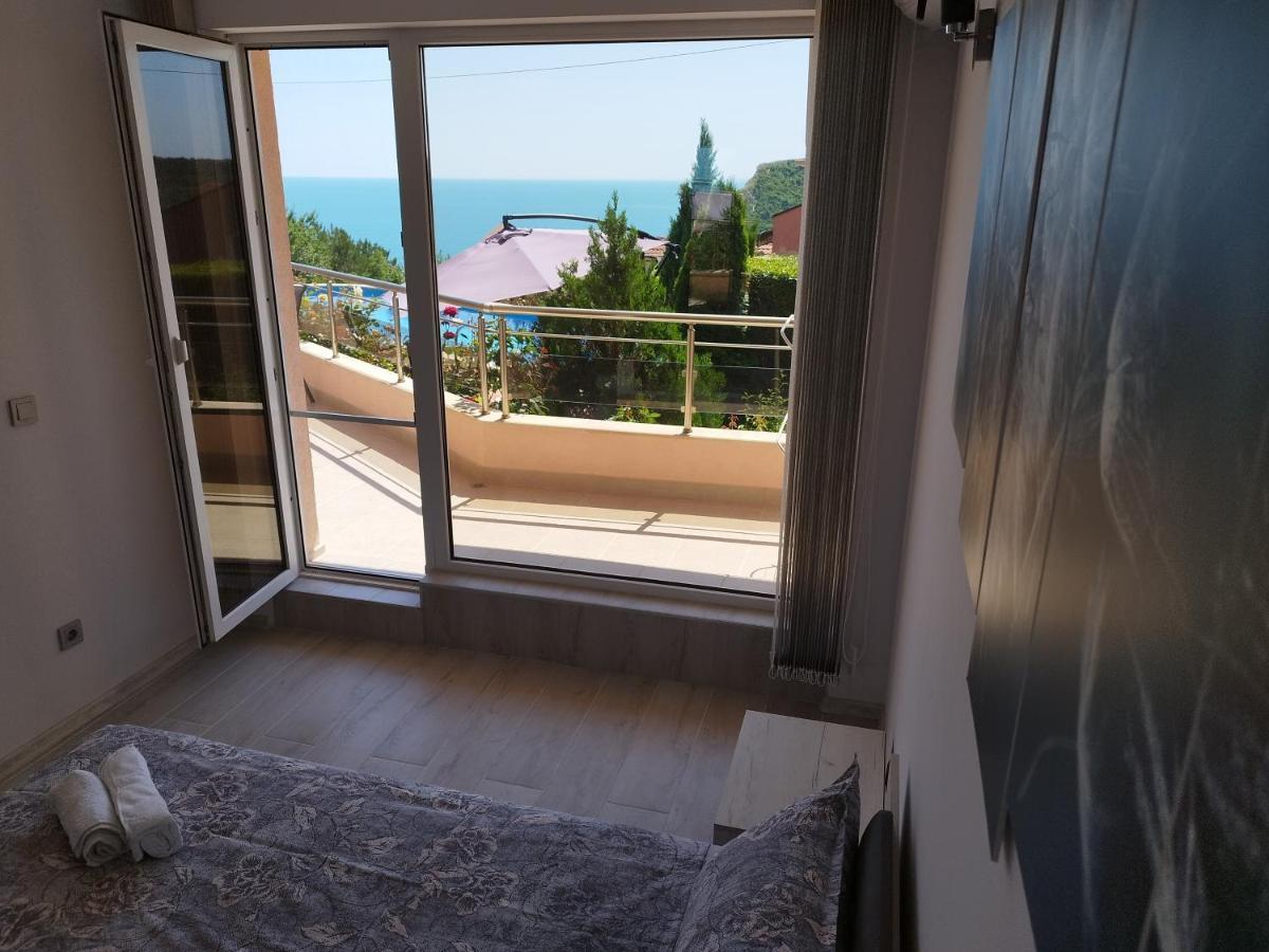 Green, Quiet And Beautiful 1 Apartment Cavarna Exterior foto